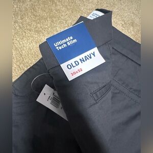 NWTOld Navy Ultimate Tech Slim Built-In Flex for Men 30x32